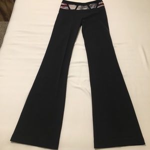 Lululemon Black pink waist Groove Pant Sz 6 Tall